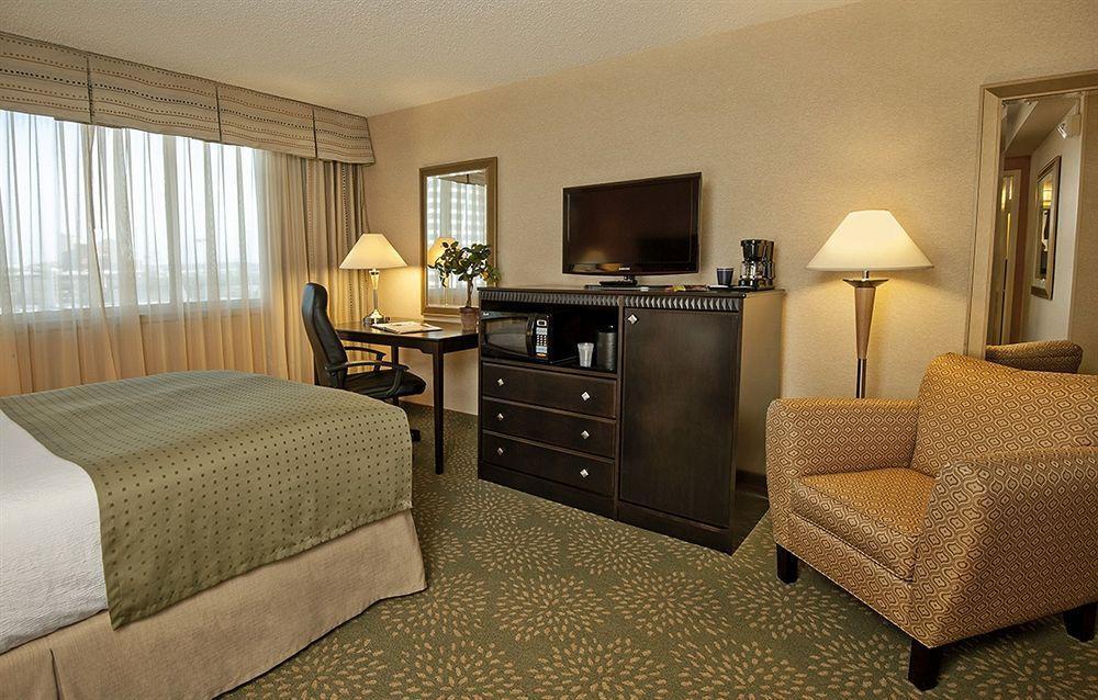 Holiday Inn Alexandria At Carlyle By Ihg Eksteriør bilde