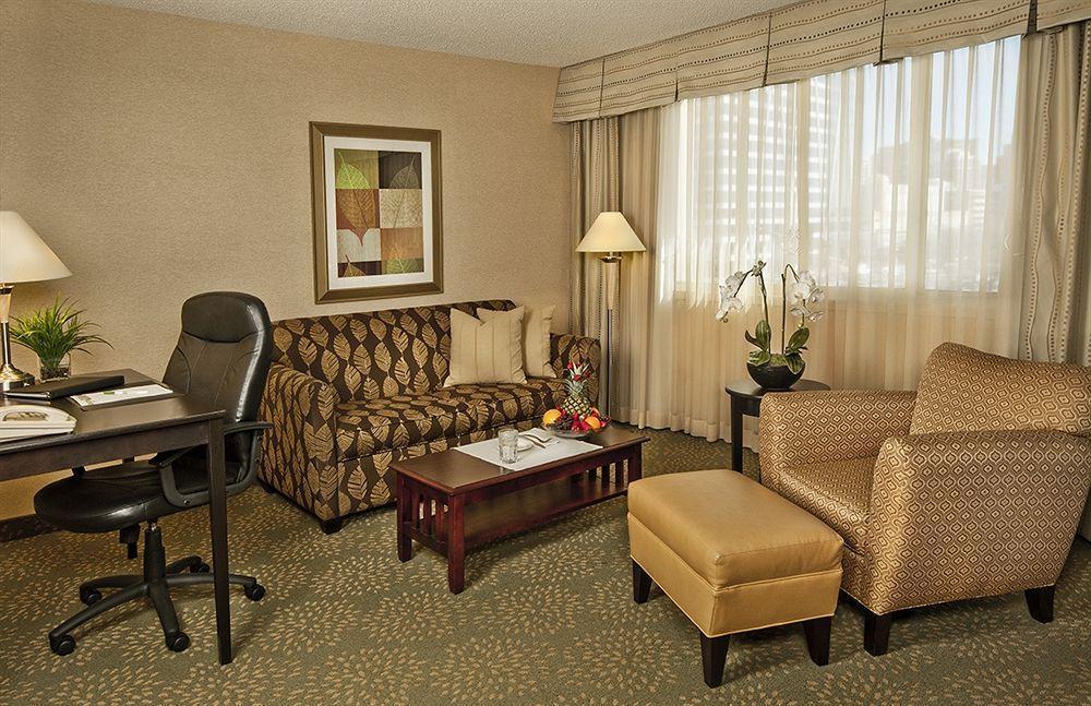 Holiday Inn Alexandria At Carlyle By Ihg Eksteriør bilde